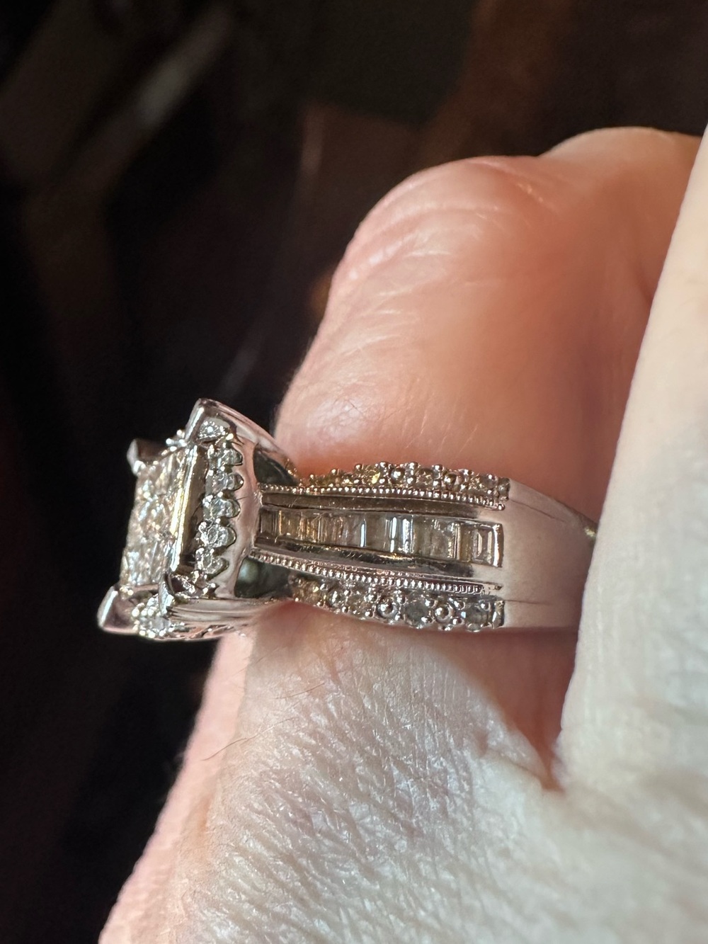 Amazing♥️ 10k gold diamond wedding ring - Picture 6 of 11